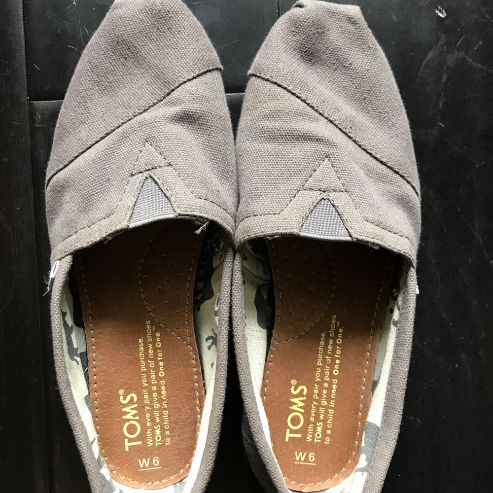 TOMS Gray, size 6